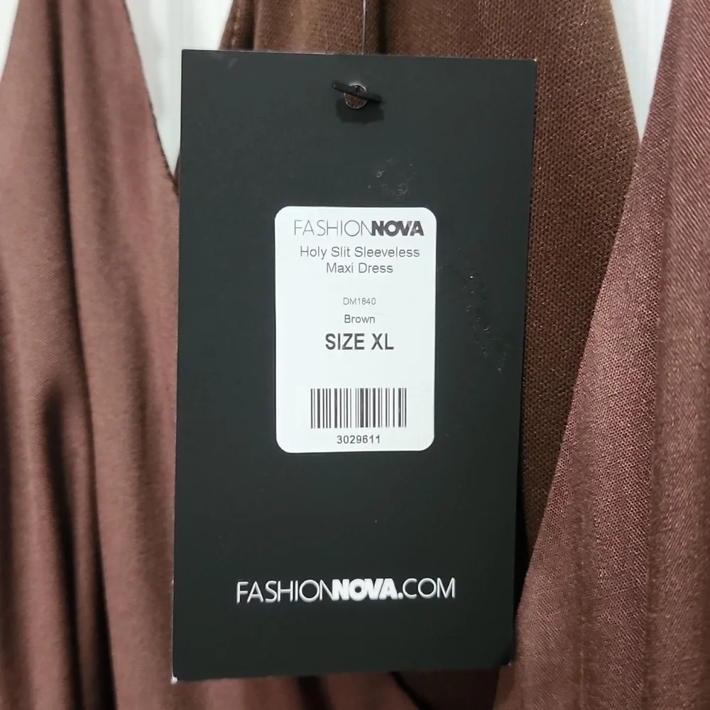 FashionNova Holy slit sleeveless Maxi dress size XL - Picture 4 of 7